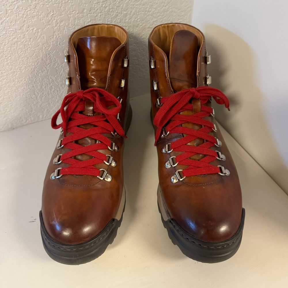 Maganni  hiking boots